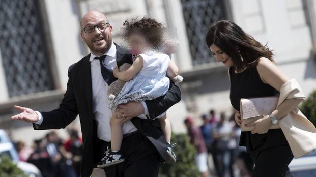 Σάλος στην Ιταλία με δηλώσεις νέου υπουργού Οικογένειας: «Δεν υπάρχουν οι ομοφυλόφιλες οικογένειες»
