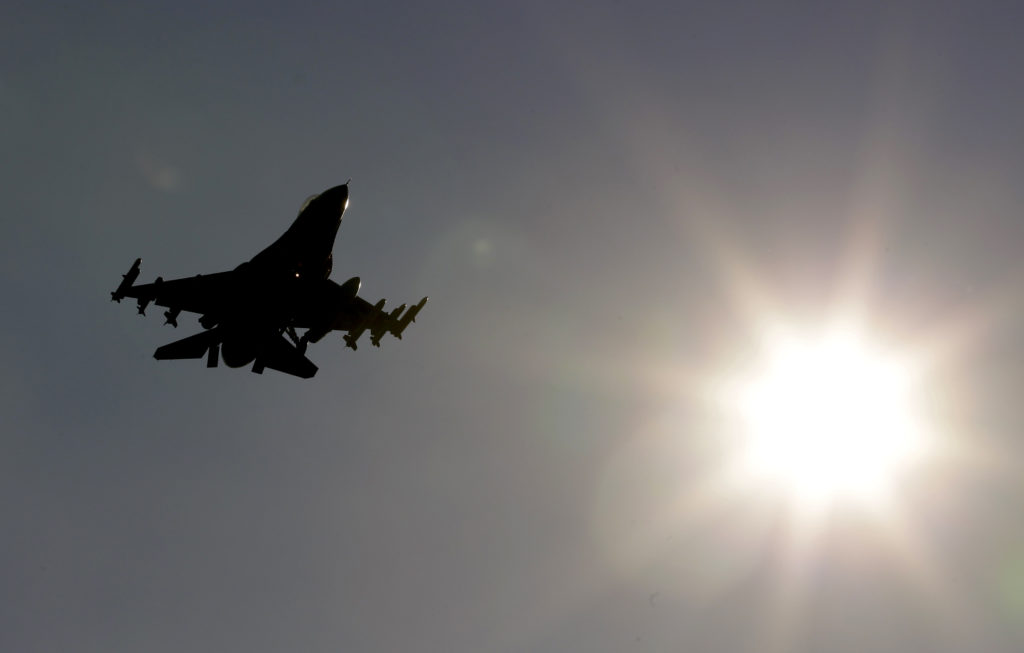 Τουρκικά F-4 και F-16 πάνω από τους Ανθρωποφάγους και τους Φούρνους