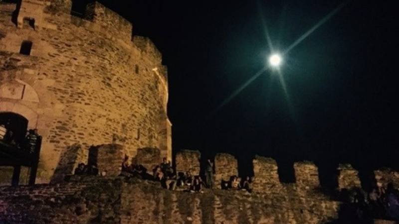 Θεσσαλονίκη: Ανθρώπινη αλυσίδα γύρω από το φρούριο του Επταπυργίου