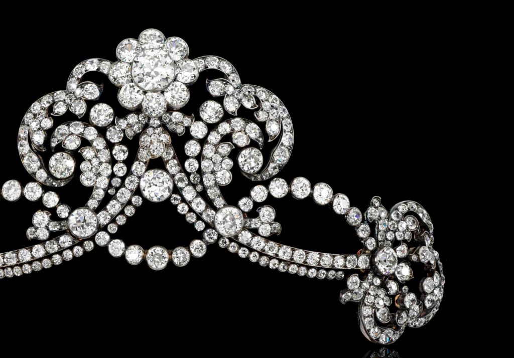 Προλαβαίνετε! – Κοσμήματα της Μαρίας Αντουανέτας βγαίνουν στο σφυρί! (Photos)