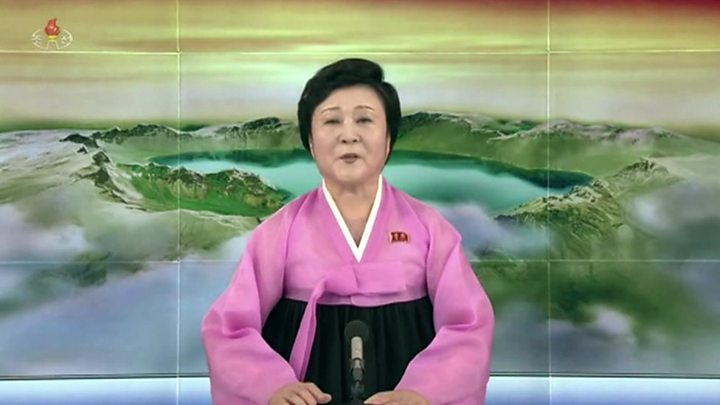 Ρι Τσουν Χι: Η Βορειοκορεάτισσα παρουσιάστρια ανακοίνωσε με το δικό της στιλ την συνάντηση Κιμ-Τραμπ (Video)
