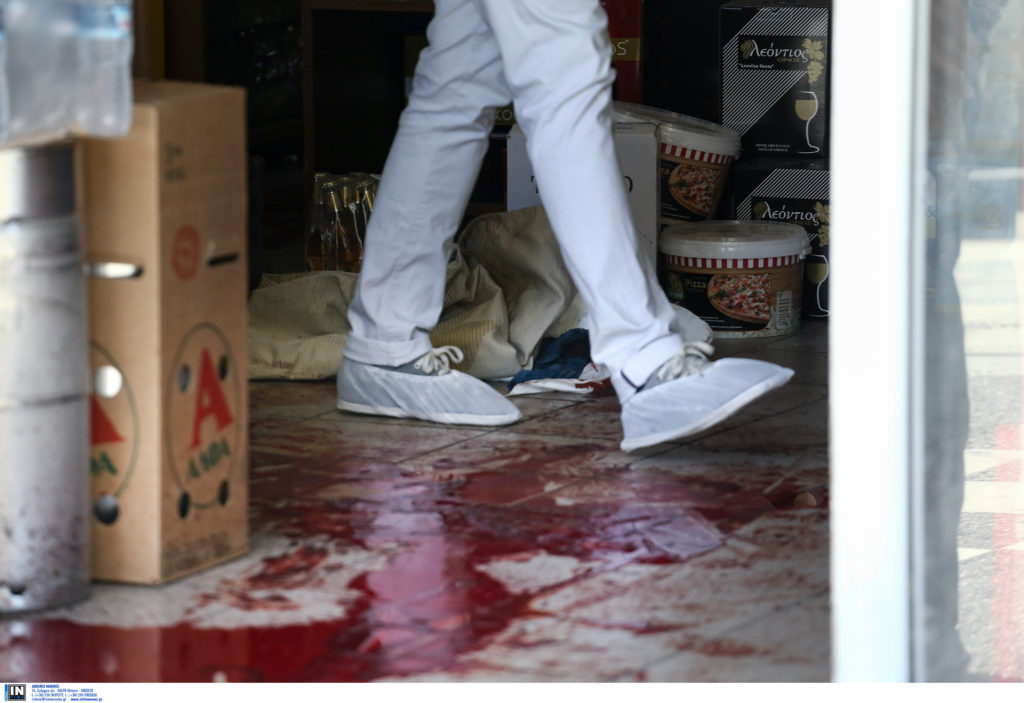 Αιματηρή ένοπλη ληστεία στο Παλαιό Φάληρο (Photos)