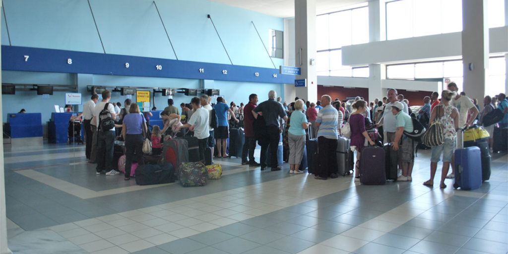 Ζάκυνθος: Συνελήφθησαν στο αεροδρόμιο 30 Σομαλοί και οι διακινητές τους