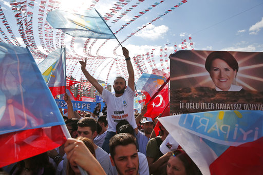 Bάφτηκαν με αίμα οι τουρκικές εκλογές: 3 νεκροί του κόμματος Ακσενέρ