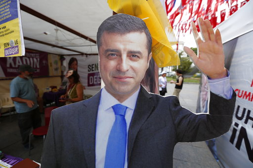 Οι Κούρδοι του HDP μπαίνουν ξανά στη βουλή και στη… μύτη του Ερντογάν