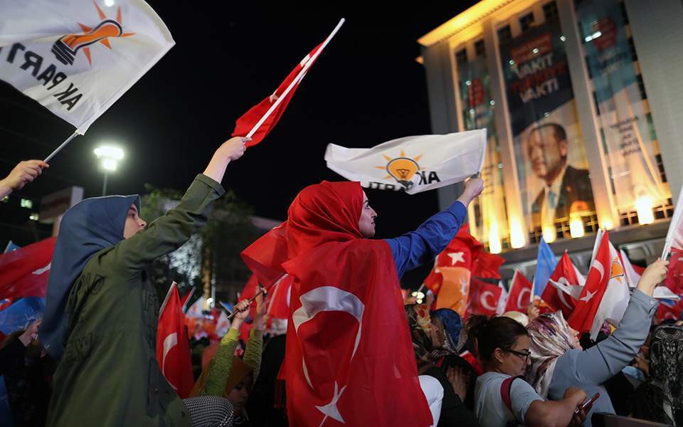 BBC: Γιατί νίκησε ο Ερντογάν