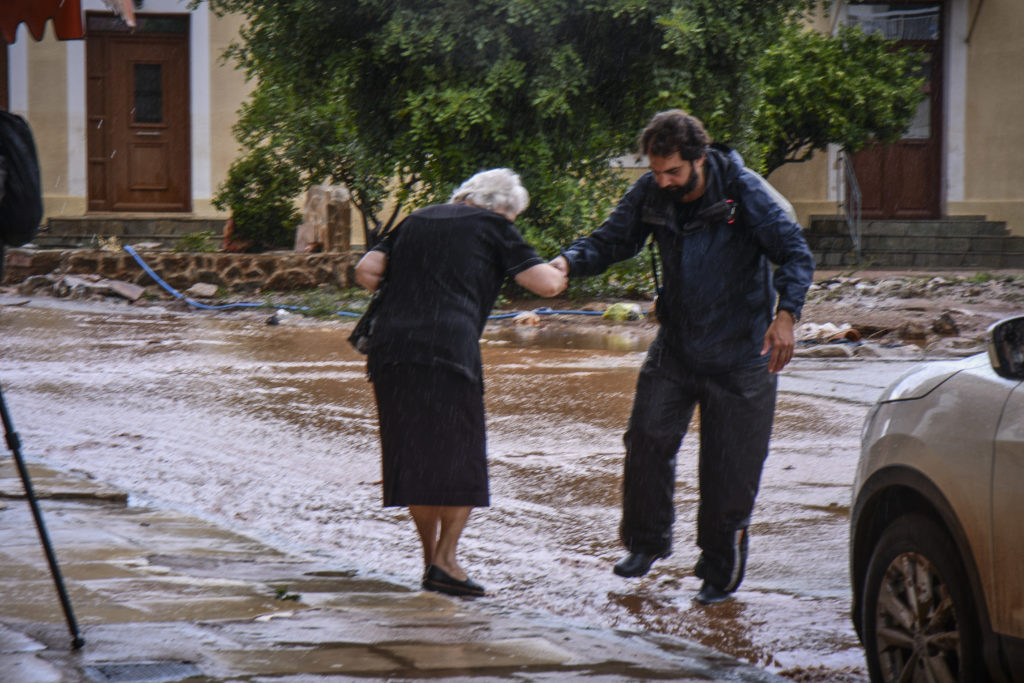 Στη Βουλή η διϋπουργική σύσκεψη για τη Μάνδρα μετά την απειλή για βόμβα στο Υπ. Εσωτερικών