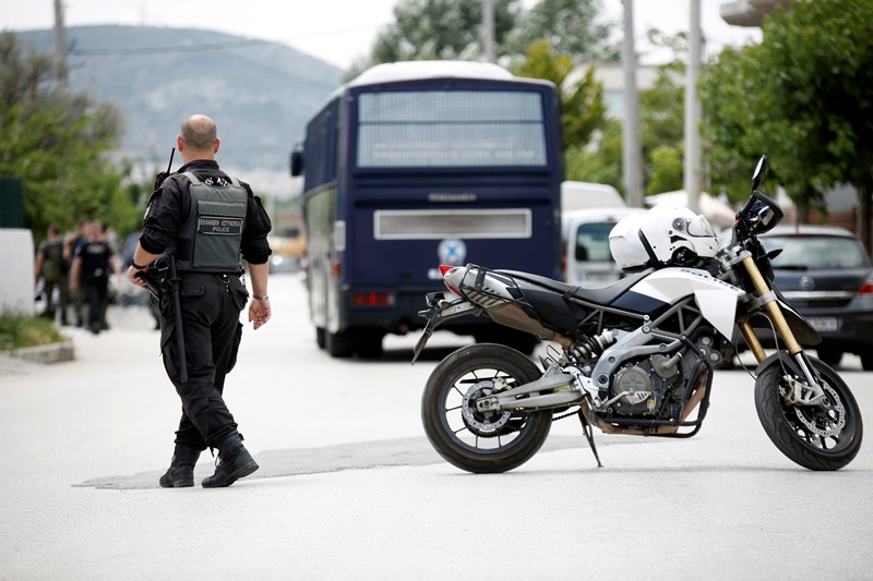 Μεγάλη αστυνομική επιχείρηση σε καταυλισμούς Ρομά στις Αχαρνές