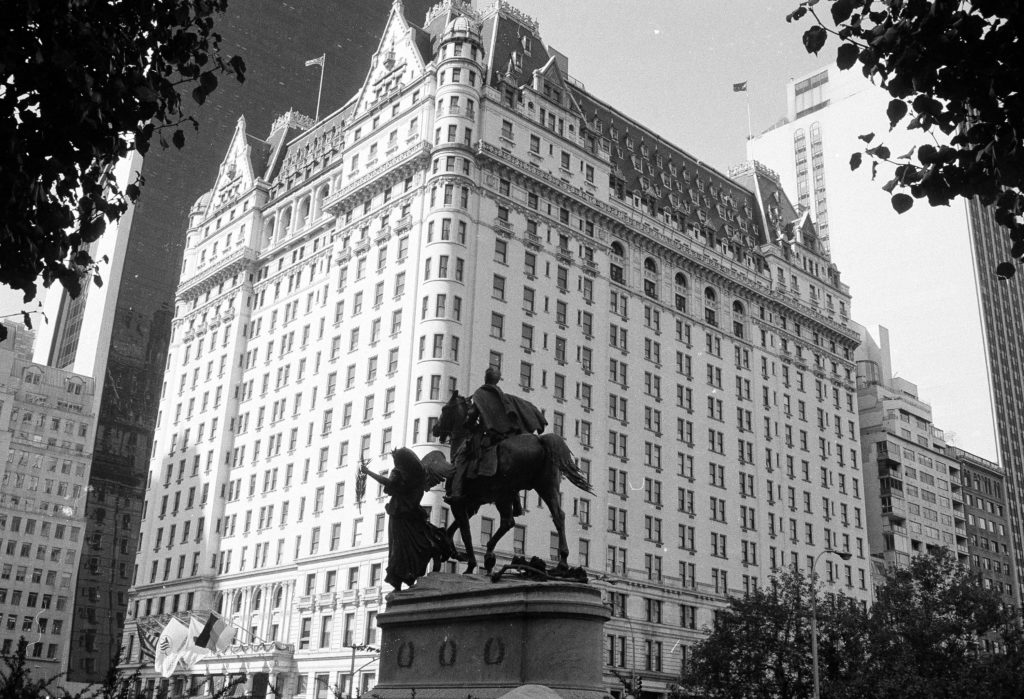 Το Κατάρ αγοράζει το εμβληματικό ξενοδοχείο Plaza της Νέας Υόρκης (Photos)