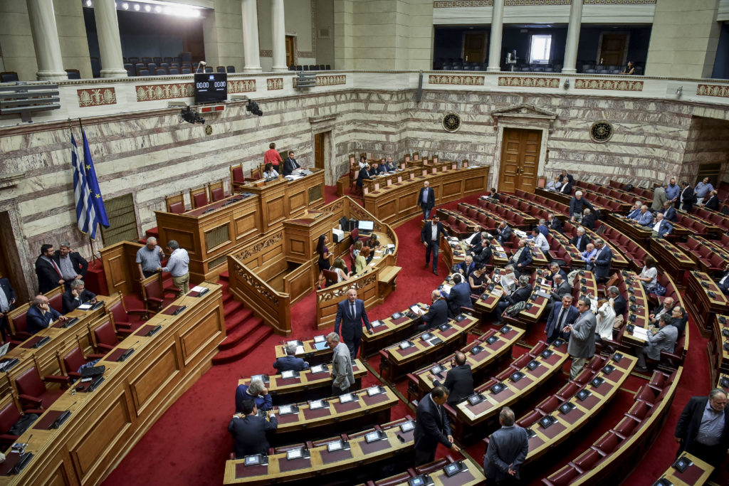 Βουλή – Προ ημερησίας συζήτηση για την οικονομία (Live)