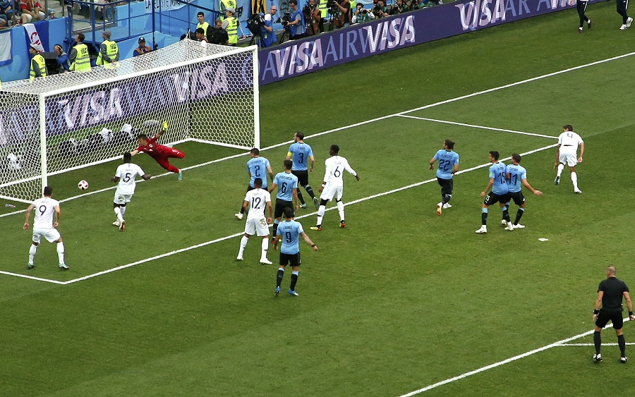 Στα ημιτελικά η Γαλλία – Επικράτησε 2-0 της Ουρουγουάης