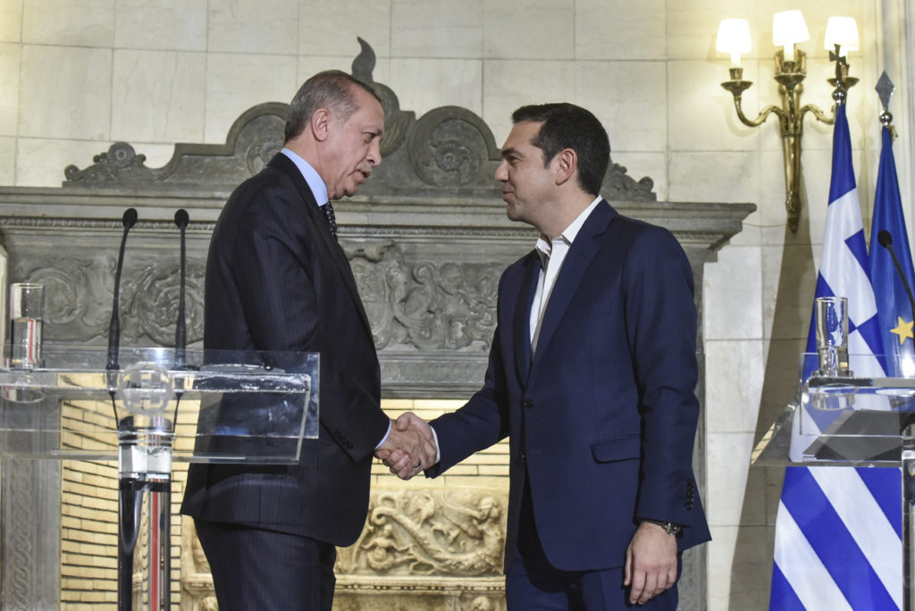 Το θέμα των Ελλήνων στρατιωτικών θα θέσει ο Τσίπρας σε Ερντογάν και στη σύνοδο του ΝΑΤΟ
