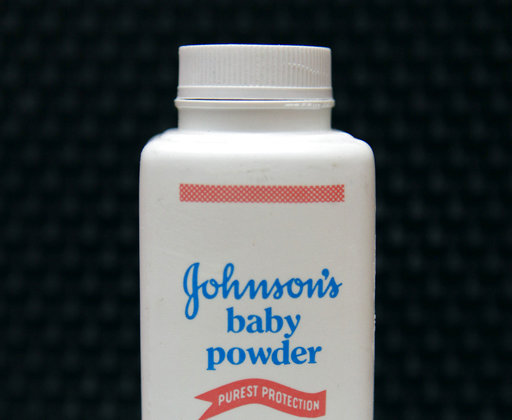 Η Johnson & Johnson διατάχθηκε να πληρώσει 4,7 δισ. δολάρια σε γυναίκες που έπαθαν καρκίνο από το ταλκ της