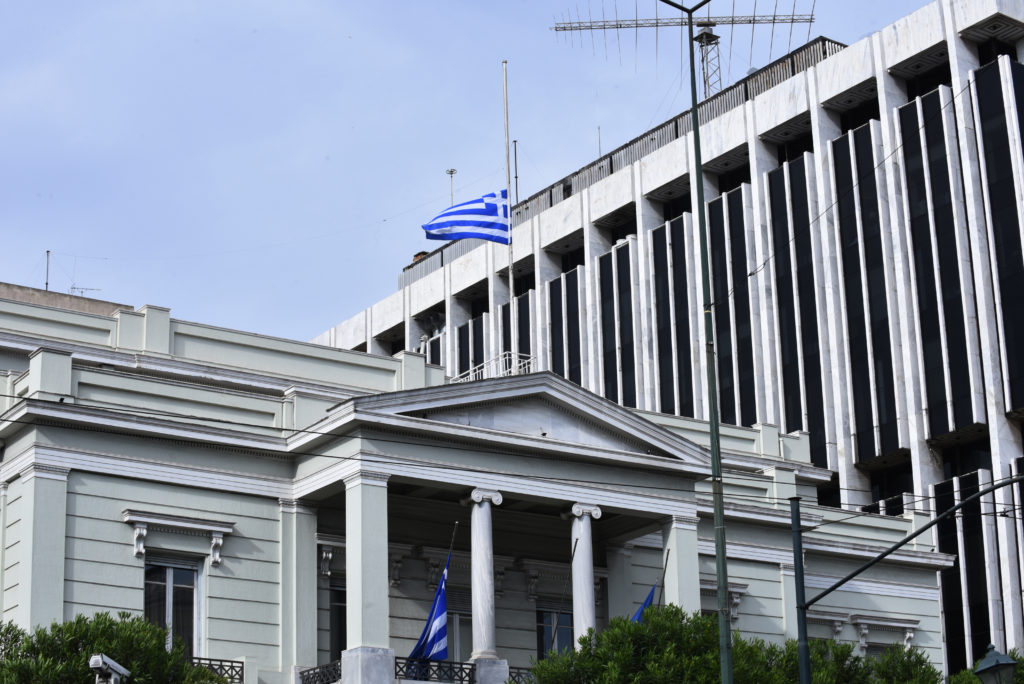 Αυστηρή απάντηση Αθήνας σε Μόσχα: Αβάσιμοι οι ισχυρισμοί της περί αμερικανικών πιέσεων
