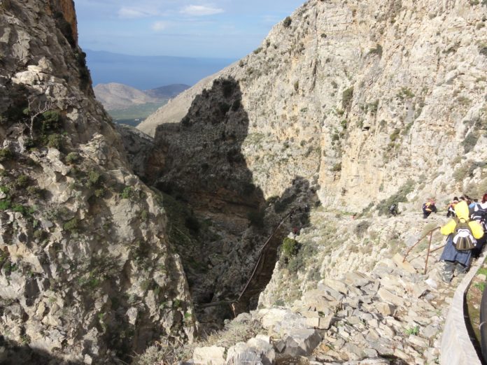 Ιεράπετρα: Από θαύμα σώθηκε 71χρονη που έπεσε σε φαράγγι