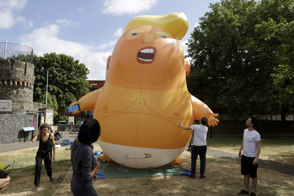 Το θυμωμένο μωρό – μπαλόνι με τη μορφή του Τραμπ, ταξιδεύει στο Νιου Τζέρσει