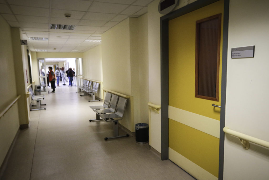 Ασθενής με λοιμώδες νόσημα «τo έσκασε» από τα εξωτερικά ιατρεία νοσοκομείου στην Πάτρα