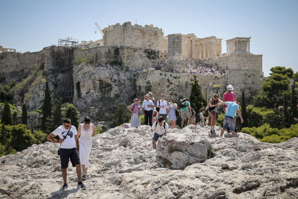 Κλείνει νωρίτερα η Ακρόπολη λόγω καύσωνα