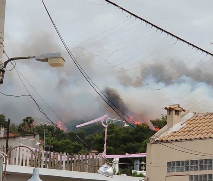 Νέα πυρκαγιά στον Κάλαμο Αττικής (Photos – Video)