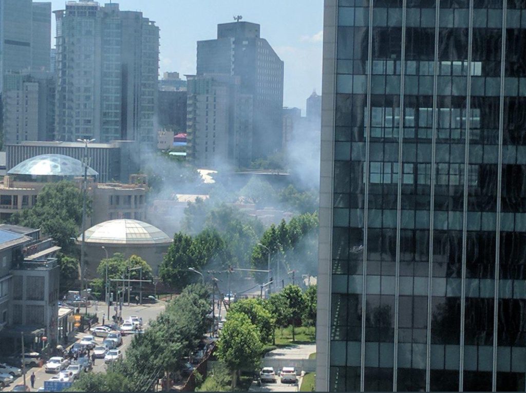 Έκρηξη κοντά στην αμερικανική πρεσβεία στο Πεκίνο – Σύλληψη 26χρονου (Photos – Video)