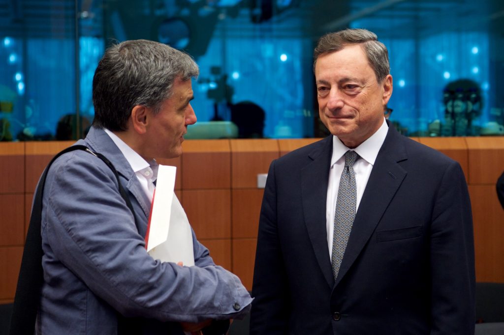 EKT: Aποφασίζει για waiver και QE, περιμένει η Αθήνα
