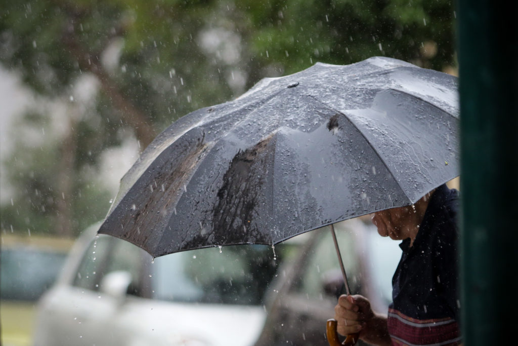 Έκτακτη ανακοίνωση ΕΜΥ: Βροχές και καταιγίδες κατά τόπους ισχυρές από Δευτέρα