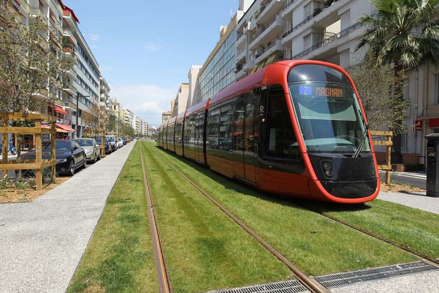 Έρχονται 25 νέοι συρμοί στο τραμ της Αθήνας – Πότε θα τεθούν στην κυκλοφορία