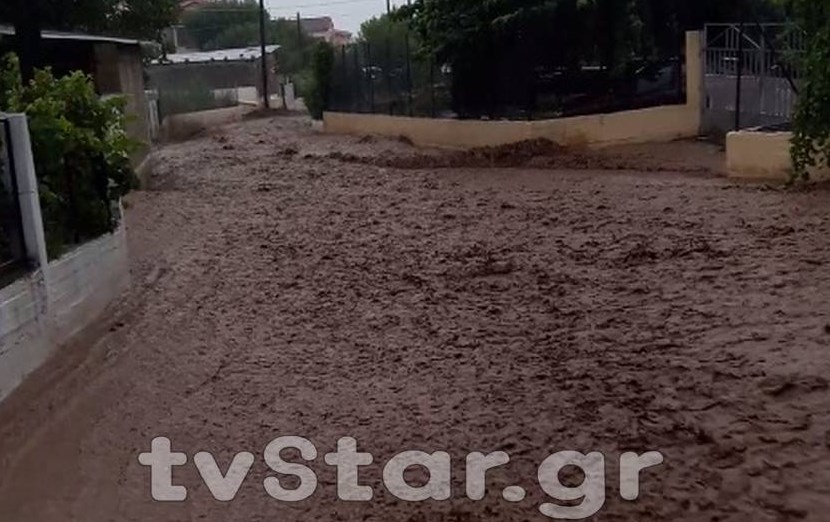 Ποτάμι έγινε δρόμος στα Στύρφακα από τη βροχή – Σε τι διαφέρουμε από την Μάνδρα; φώναζαν οι κάτοικοι (Video)