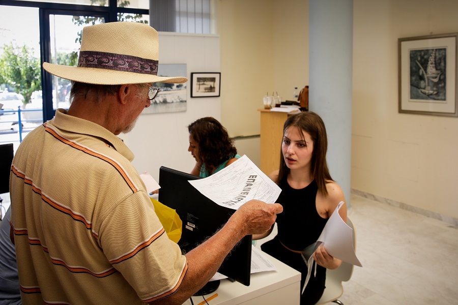 Χωρίς προβλήματα η κατάθεση αιτήσεων για το έκτακτο επίδομα στους πυρόπληκτους (Video)