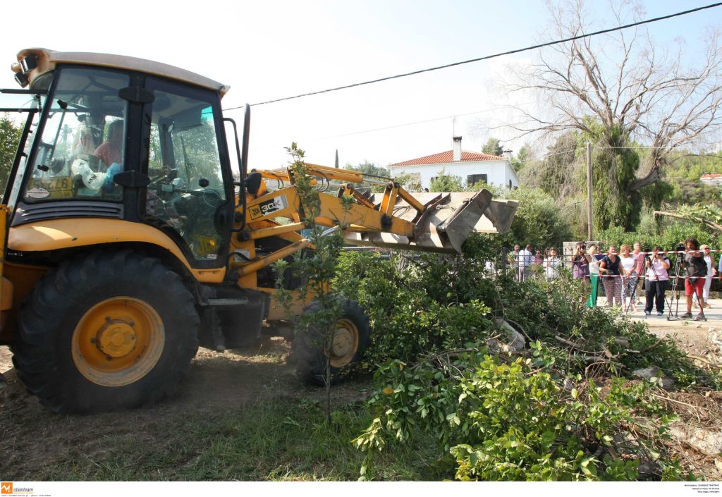 Κασσάνδρα Χαλκιδικής: Πρεμιέρα στις κατεδαφίσεις αυθαιρέτων (Photos)