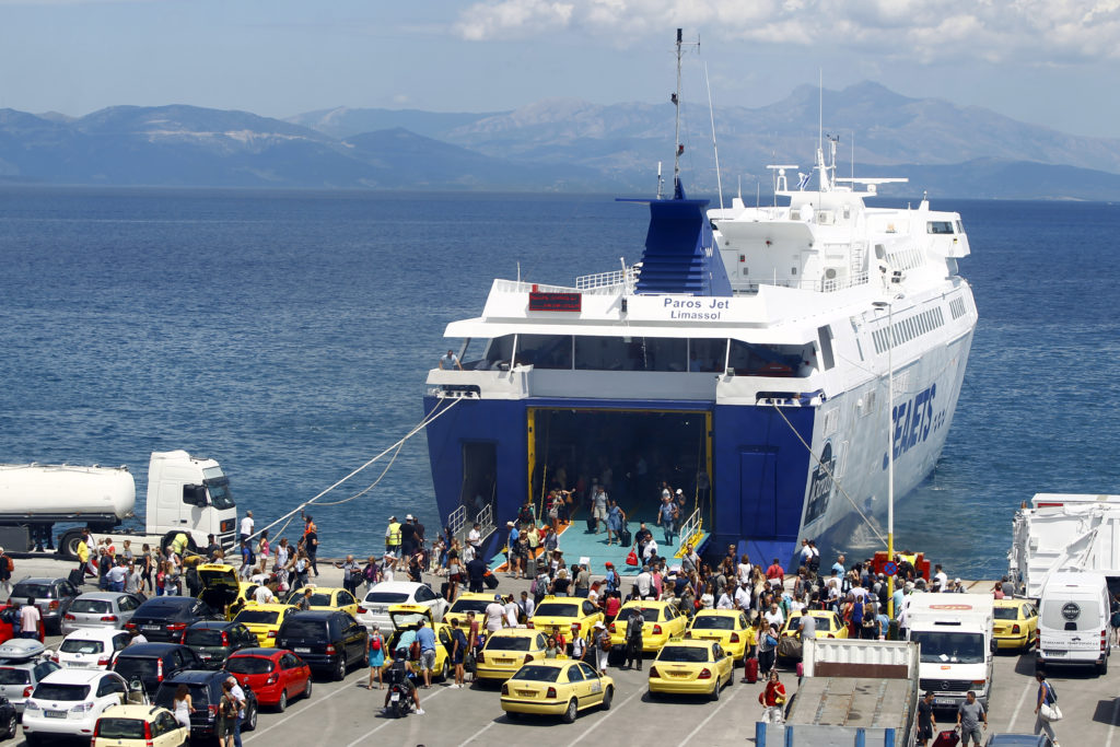 Μεταφορικό Ισοδύναμο: Πιστώθηκαν τα πρώτα χρήματα σε λογαριασμούς νησιωτών