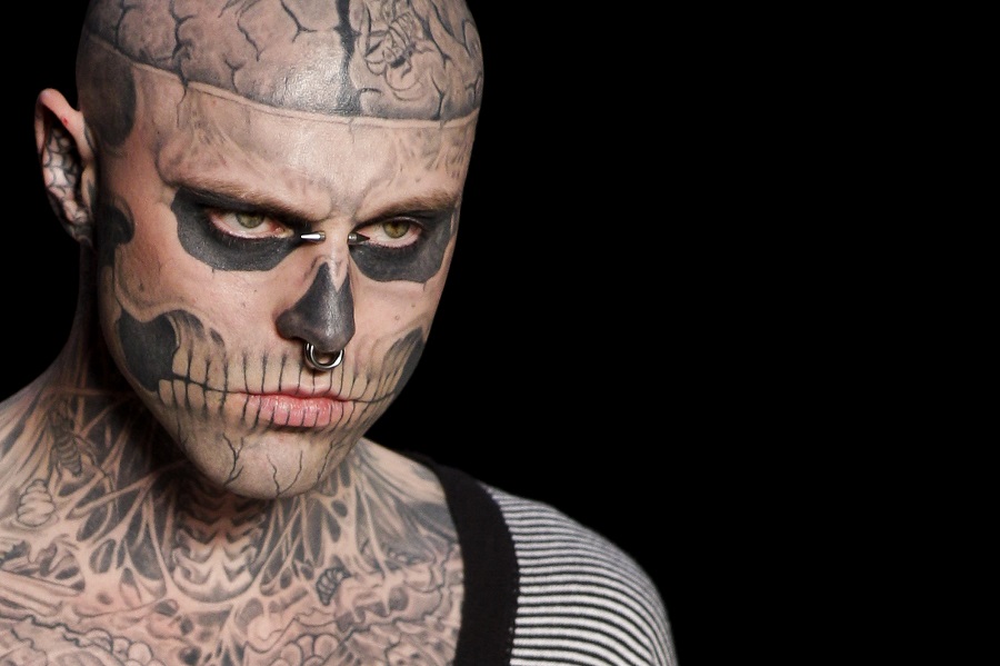 Αυτοκτόνησε το μοντέλο «Zombie Boy» – Έγινε διάσημος από τα τατουάζ του