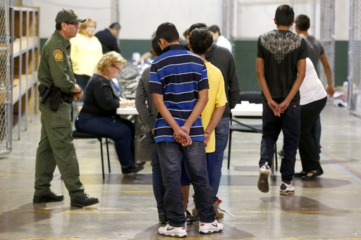 Εργαζόμενος σε κέντρο κράτησης ανήλικων μεταναστών κατηγορείται ότι κακοποίησε σεξουαλικά 8 αγόρια