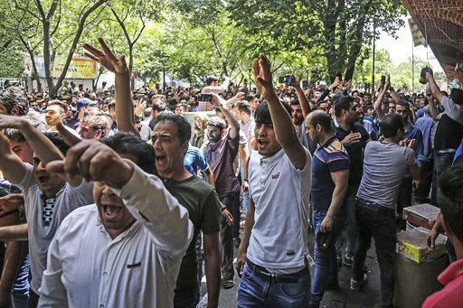 Διαδηλώσεις και αύξηση κοινωνικής έντασης στο Ιράν