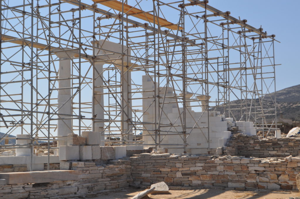 Δεσποτικό – Αντίπαρος: Φωτογραφίες την αναστήλωση του Ιερού του Απόλλωνα (Photos)