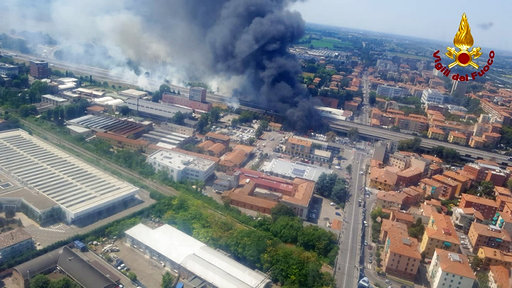 Μπολόνια: Τουλάχιστον δύο νεκροί και εξήντα τραυματίες από την καραμπόλα (Photos – video)