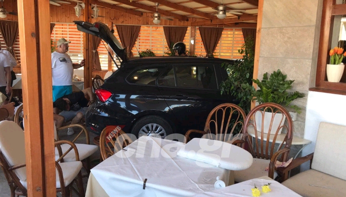 Άγιος Νικόλαος: Οδηγός έχασε τον έλεγχο του αυτοκινήτου και μπήκε σε εστιατόριο