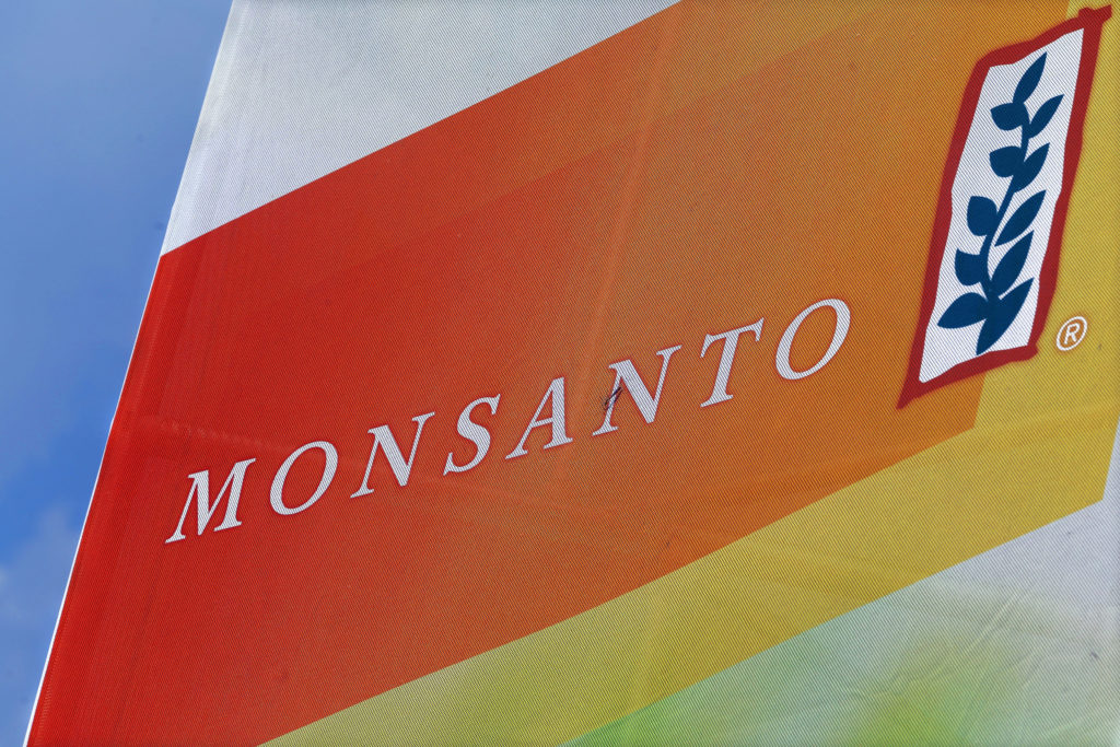 Ένοχη για το, καρκινογόνο όπως αποδείχτηκε, ζιζανιοκτόνο Roundup η Monsanto