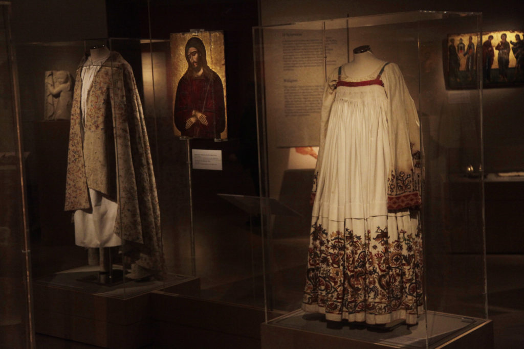 Απίστευτο: Άγνωστοι ράντιζαν με λάδι εκθέματα στο Βυζαντινό μουσείο – Δεν τους είδε κανείς και τους αναζητούν
