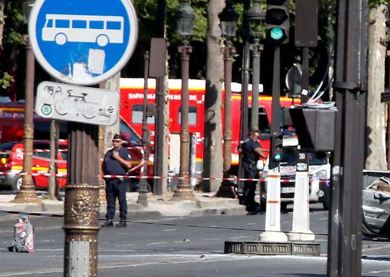 Γαλλία: Μεθυσμένος νεαρός παρέσυρε με το ΙΧ επτά ανθρώπους στην είσοδο κλαμπ