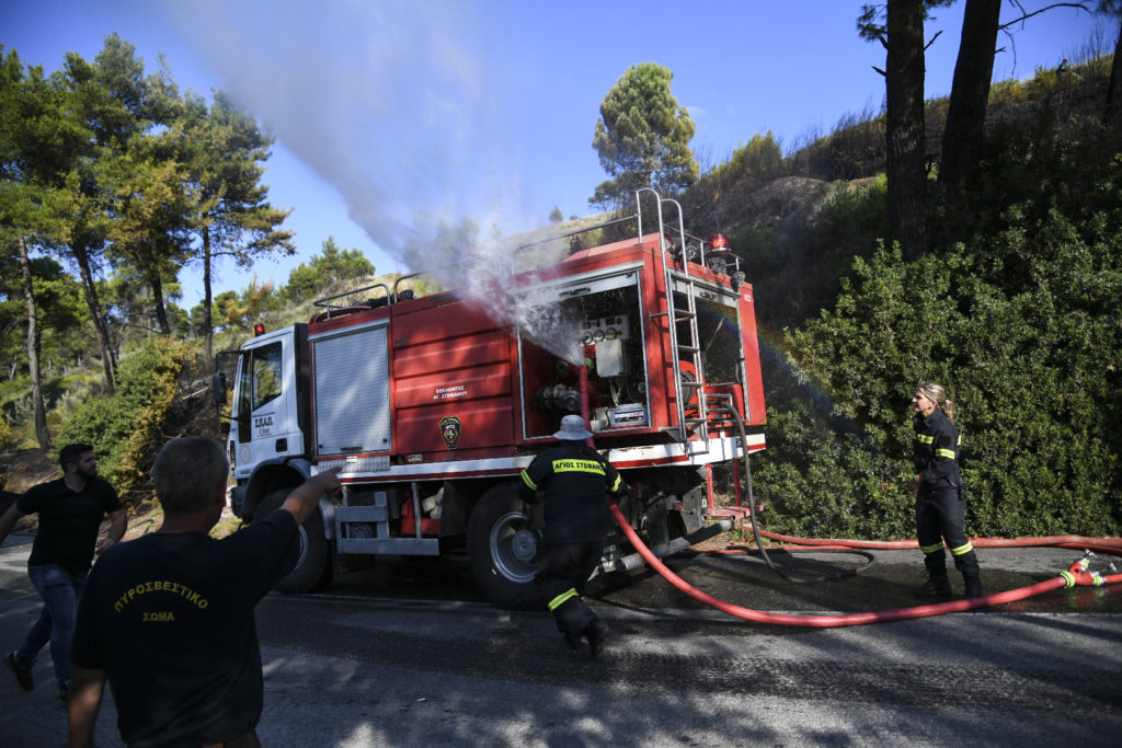 Αμαλιάδα: Εκκενώνεται χωριό λόγω πυρκαγιάς (Video & Photos)