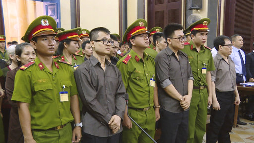 Βιετνάμ: 5-14 χρονιά φυλακή σε 12 άτομα για απόπειρα ανατροπής του καθεστώτος – Και 2 αμερικανοί ανάμεσά τους