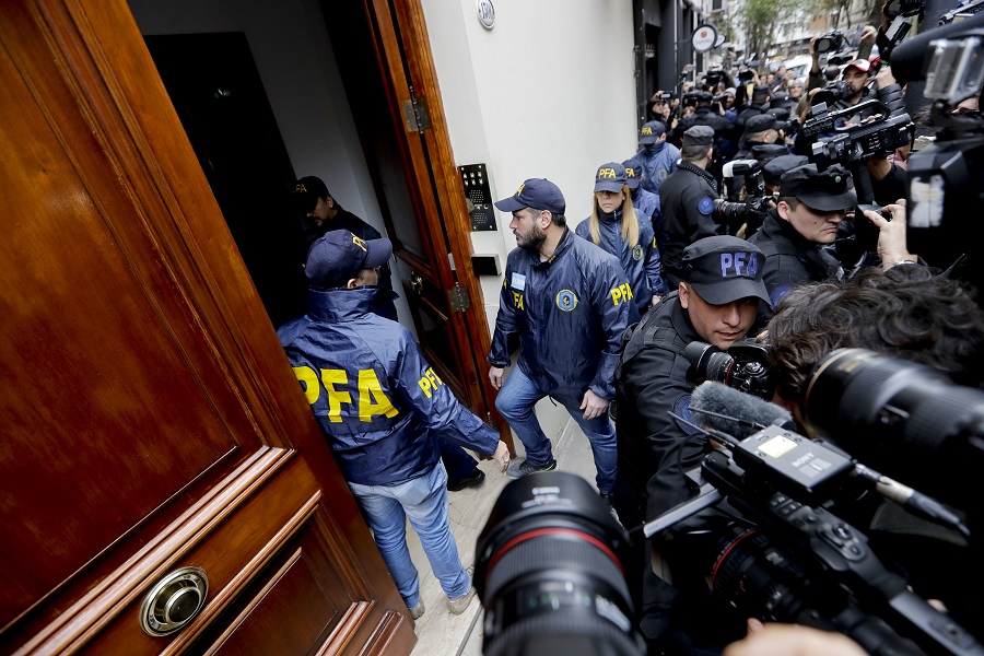 Έρευνα στο σπίτι της πρώην προέδρου της Αργεντινής για σκάνδαλο διαφθοράς