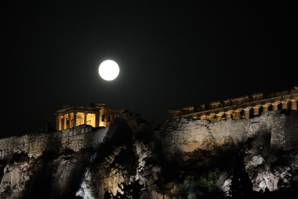 Αυγουστιάτικη πανσέληνος με ανοιχτά μουσεία και αρχαιολογικούς χώρους (Λίστα)