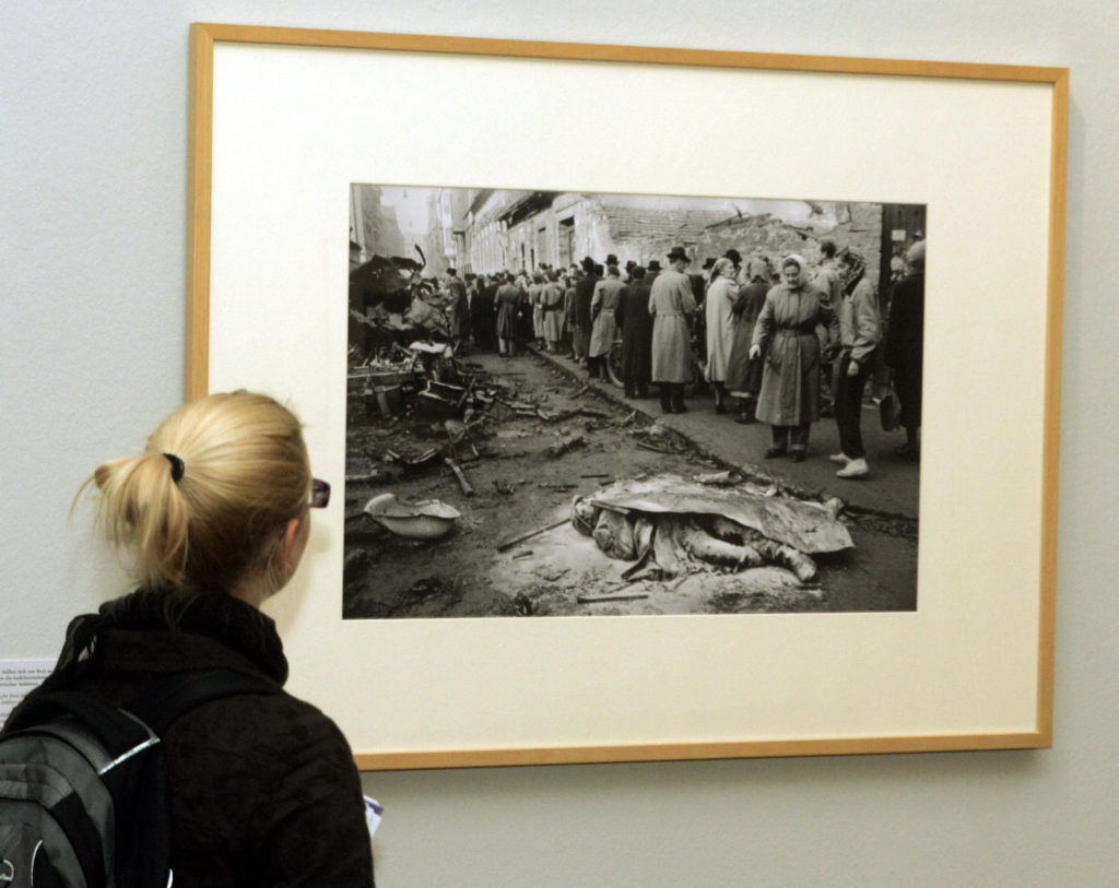 Πέθανε ο φωτογράφος Έριχ Λέσινγκ που αποτύπωσε σε εικόνες την ουγγρική εξέγερση του 1956