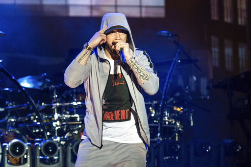 Το νέο άλμπουμ-έκπληξη του Eminem καταπιάνεται με Τραμπ και Πενς
