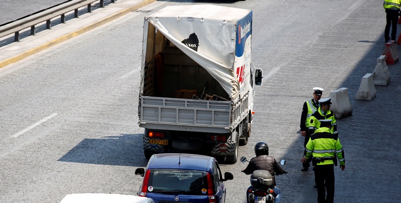 Έκλεισε η Αθηνών  Λαμίας στο Μαρτίνο, από ανατροπή νταλίκας – ουρά χιλιομέτρων