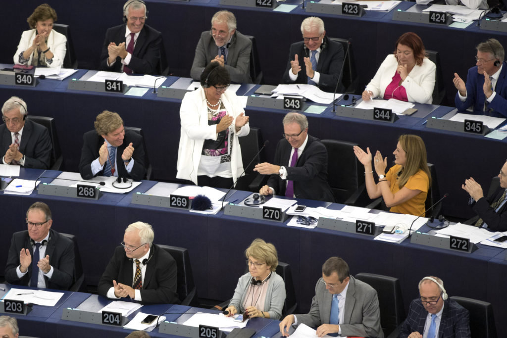 Το Ευρωκοινοβούλιο ενέκρινε την αμφιλεγόμενη μεταρρύθμιση των πνευματικών δικαιωμάτων – Σημαντικές αλλαγές στο διαδίκτυο