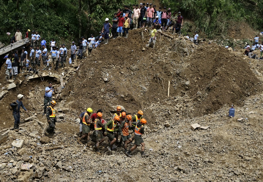 «Σάρωσε» τις Φιλιππίνες ο τυφώνας Μανγκούτ – Στους 65 οι νεκροί