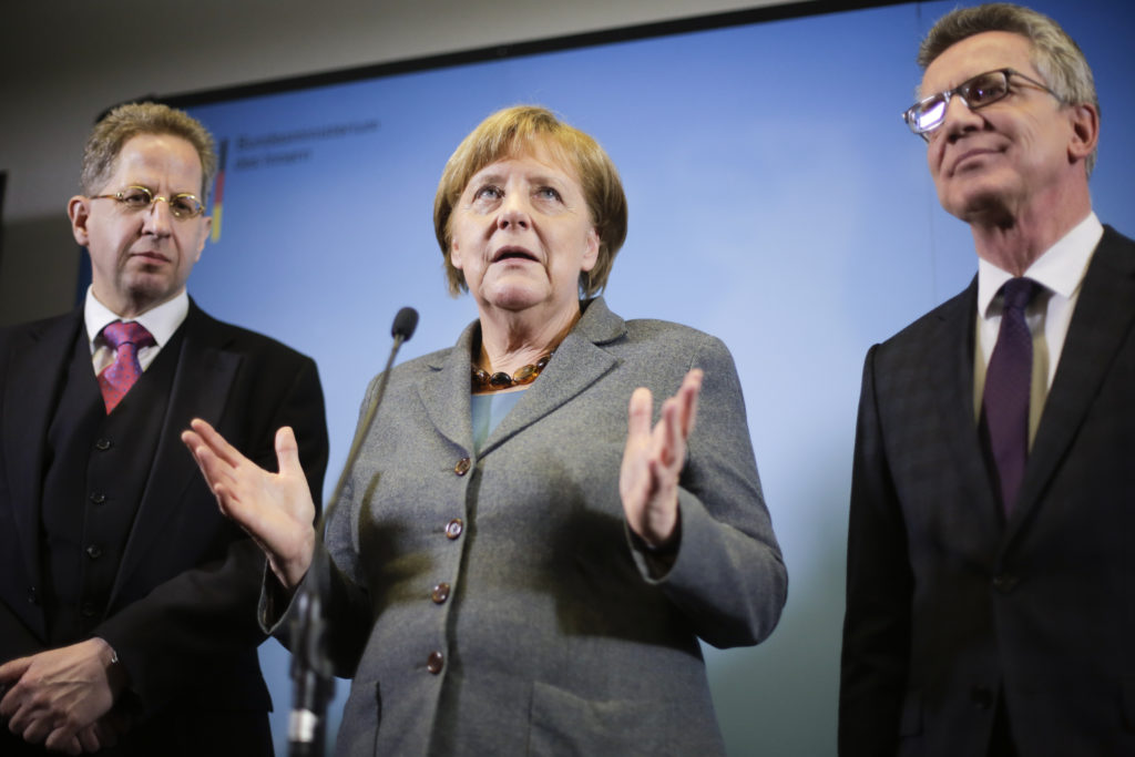 Γερμανία: Αντιδράσεις κατά της Μέρκελ μετά την αναβάθμιση – τιμωρία του αρχηγού των μυστικών υπηρεσιών